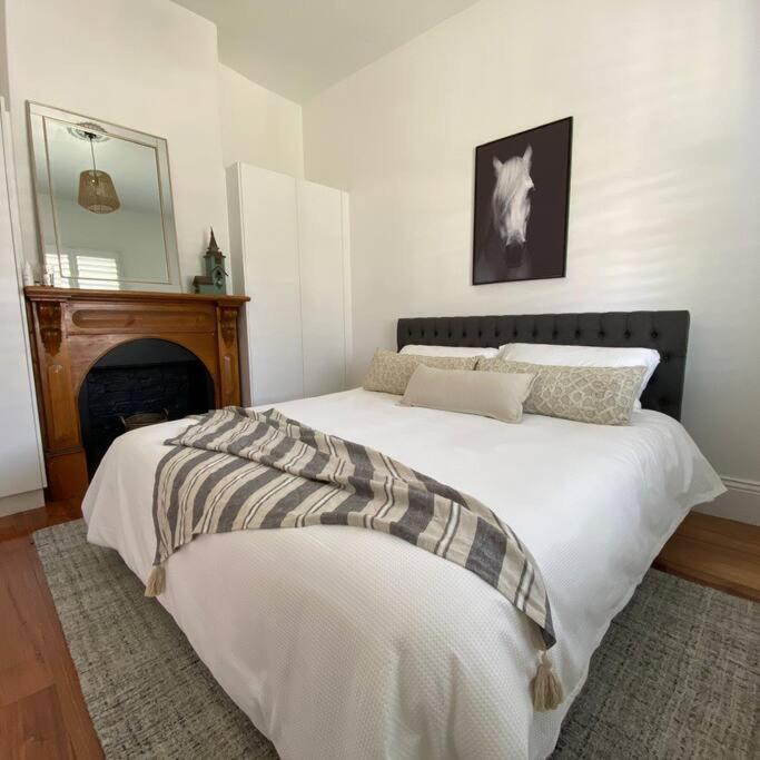 Charming Cottage Nestled In Prime Location Launceston Exteriör bild